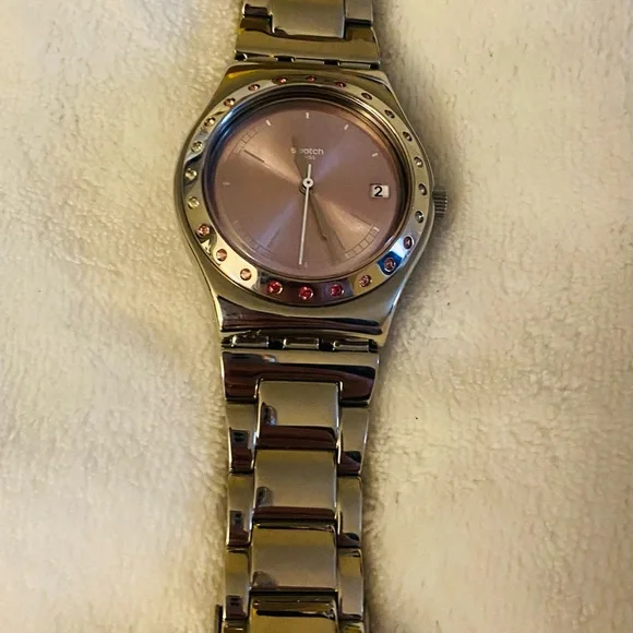 EUC beautiful Pinkaround Swatch bracelet watch. - Picture 3 of 5